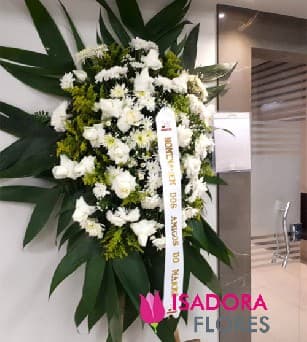 Coroa de Flores Brancas Sinceras Condolências