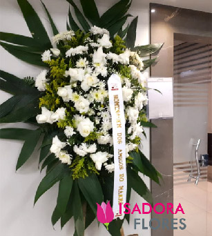 Coroa de Flores Brancas Sinceras Condolências
