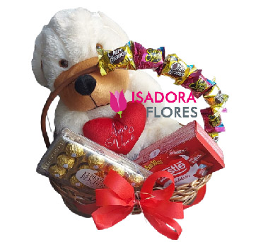 Cesta com pelúcia e chocolate